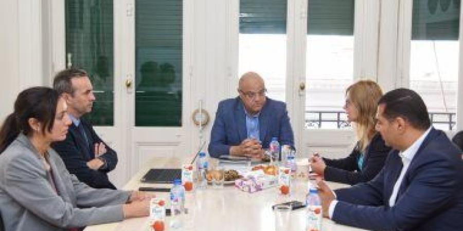 محافظ الإسكندرية يزور مركز الدراسات السكندرية الفرنسى ويشيد بالخدمات المقدمة